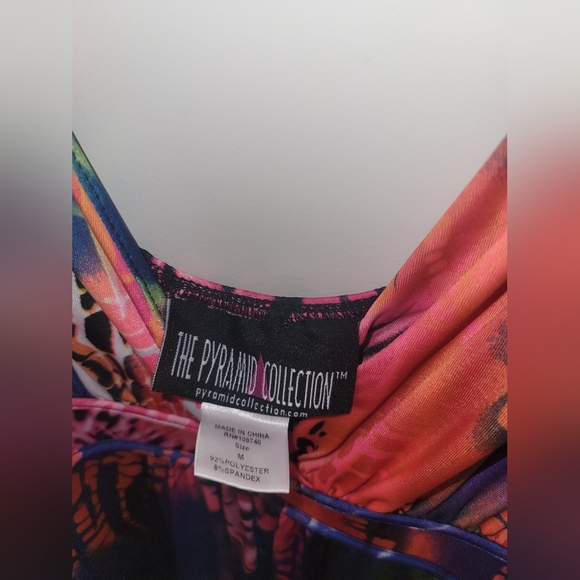 Pyramid Collection Maxi Dress - Picture 4 of 6